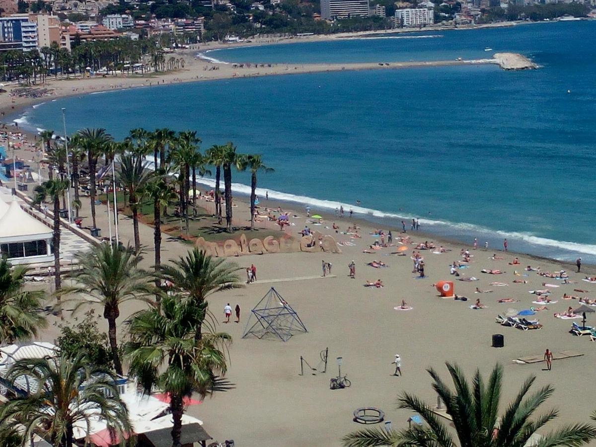 Malagueta Playa Azul Mediterraneo Málaga Exterior foto